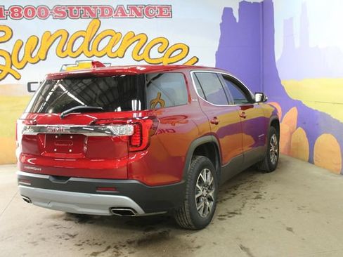 Used 2023 GMC Acadia SLE FWD image 4