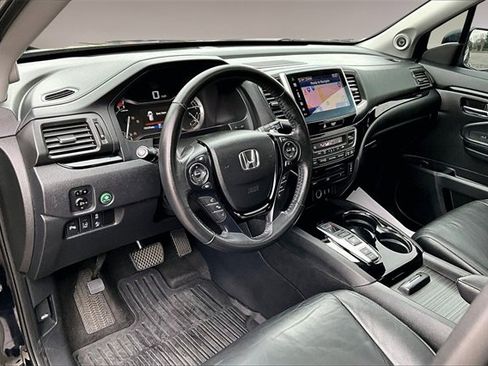 Used 2016 Honda Pilot Touring image 17