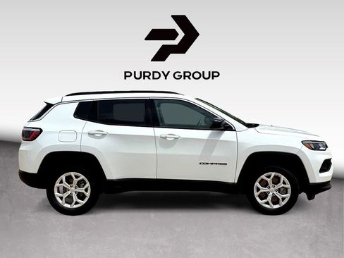 Used 2024 Jeep Compass Latitude AWD/4WD image 9
