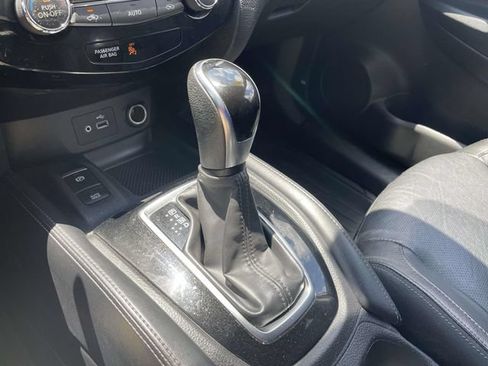Used 2019 Nissan Rogue SL FWD image 33