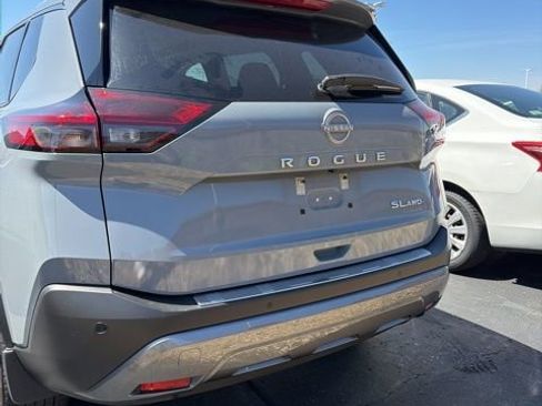 Used 2023 Nissan Rogue SL AWD/4WD image 7