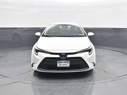 Used 2024 Toyota Corolla LE image 2