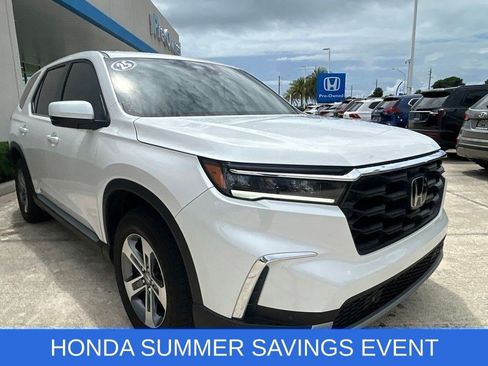 Used 2025 Honda Pilot EX-L image 3