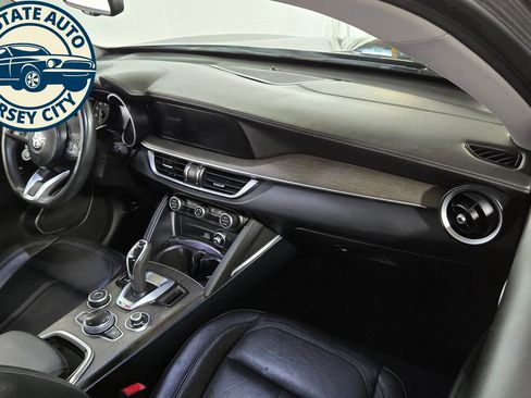 Used 2020 Alfa Romeo Stelvio Ti AWD/4WD image 39