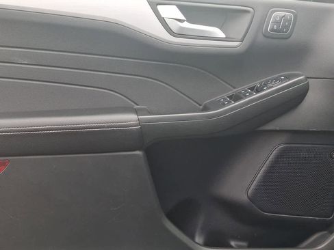 Certified 2023 Ford Escape Platinum w/ Premium Technology Package image 16