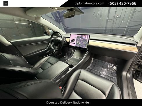 Used 2020 Tesla Model 3 Performance image 19