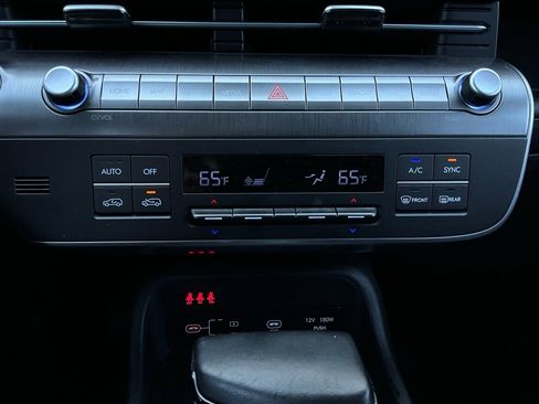 Used 2025 Hyundai Kona SEL image 28