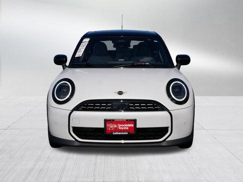 Used 2026 MINI Cooper 4-Door Hardtop FWD image 2