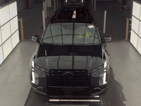Used 2025 Hyundai Palisade Calligraphy AWD/4WD image 3