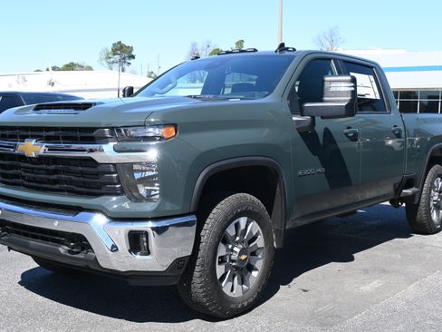 New 2026 Chevrolet Silverado 2500 LT w/ All Star Edition AWD/4WD image 5