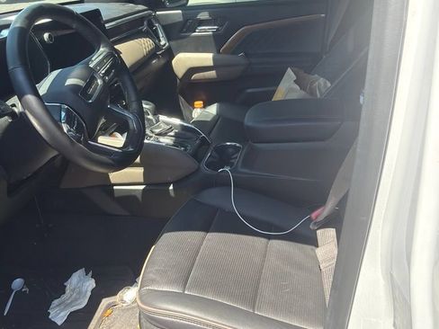 Used 2023 GMC Canyon Denali AWD/4WD image 5