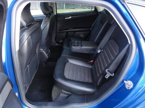 Used 2018 Ford Fusion SE w/ Equipment Group 201A image 18