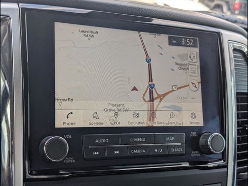 Used 2020 Nissan Titan SV w/ SV Convenience Package image 14