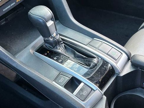 Used 2017 Honda Civic Touring image 18