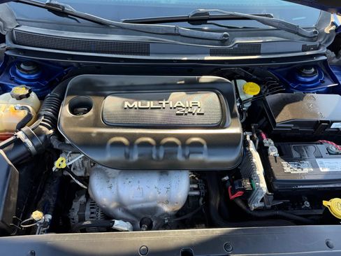 Used 2015 Chrysler 200 S FWD image 34