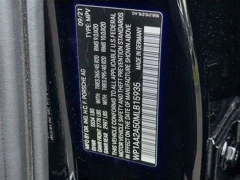 Used 2021 Porsche Macan AWD/4WD image 31