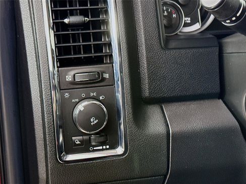 Used 2014 RAM 1500 Laramie w/ Convenience Group AWD/4WD image 14