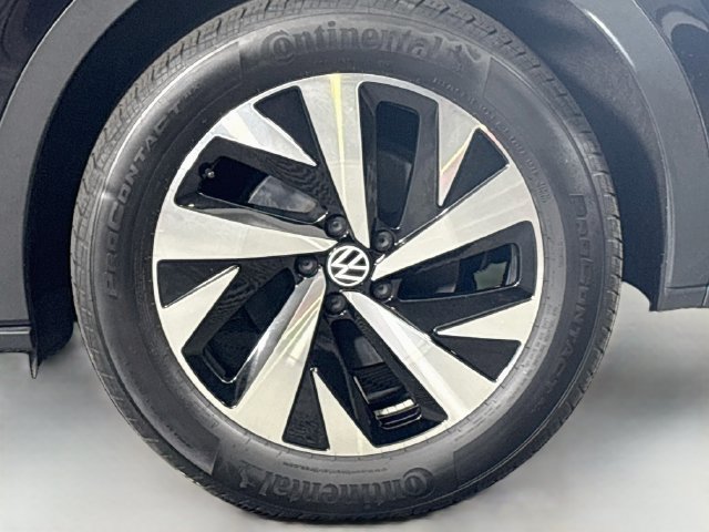 Certified 2023 Volkswagen ID.4 Pro AWD/4WD image 30