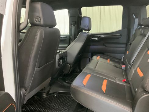 Used 2024 GMC Sierra 1500 AT4 w/ Technology Package AWD/4WD image 20