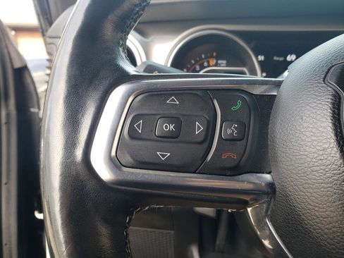 Used 2018 Jeep Wrangler Unlimited Sahara image 33