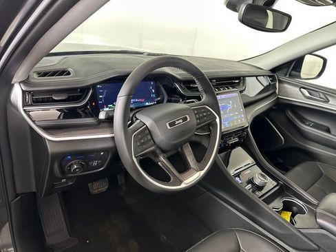 Used 2024 Jeep Grand Cherokee Limited 4xe image 13