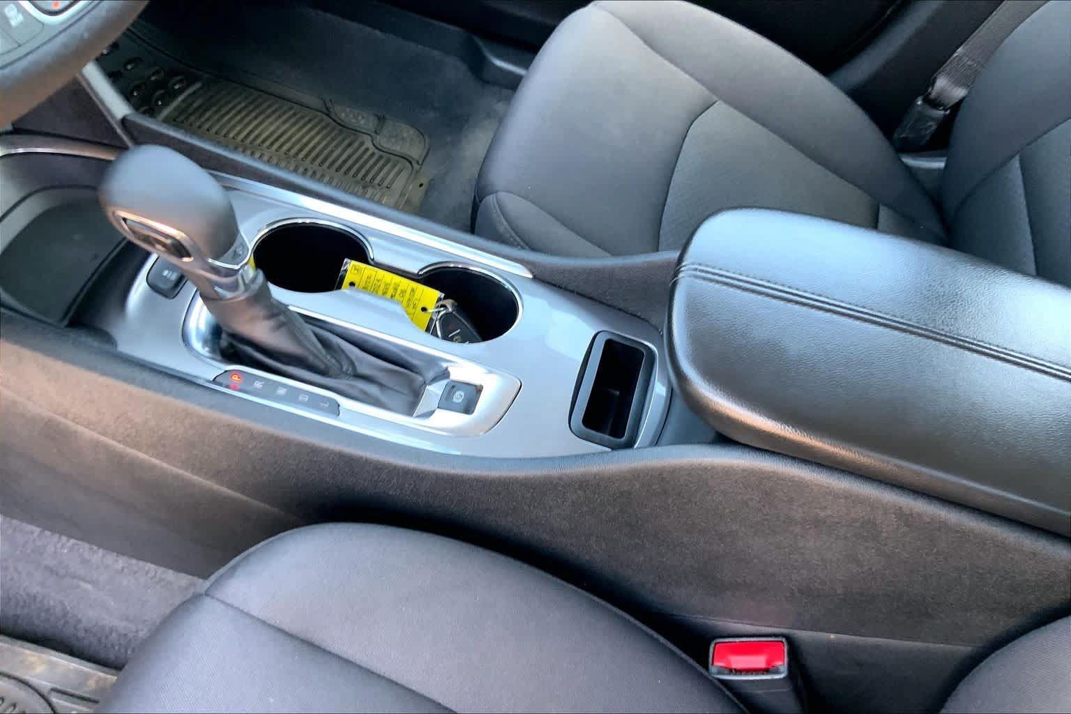 Used 2024 Chevrolet Malibu LT FWD image 16