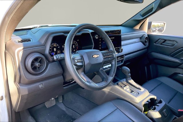Used 2024 Chevrolet Colorado W/T RWD image 12