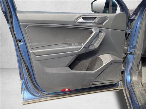 Used 2020 Volkswagen Tiguan SE image 13