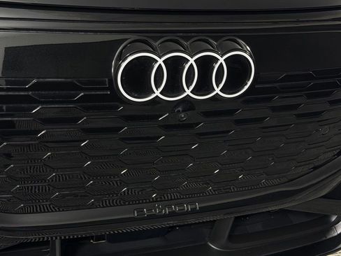 Used 2025 Audi Q6 e-tron Premium Plus w/ Premium Plus AWD/4WD image 18