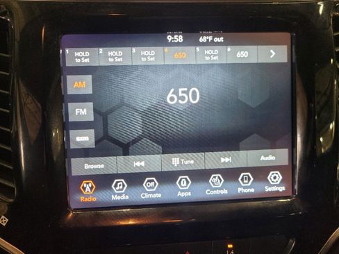 Used 2022 Jeep Cherokee Limited image 25