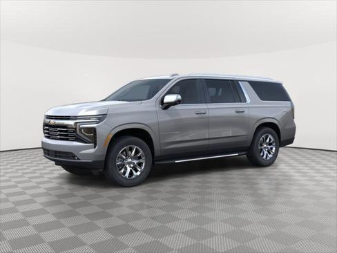 New 2025 Chevrolet Suburban Premier image 2