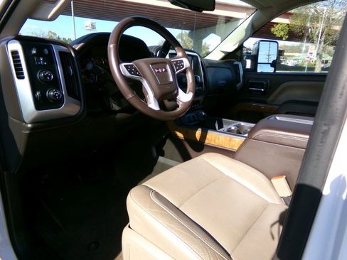 Used 2015 GMC Sierra 3500 SLT w/ Duramax Plus Package image 15