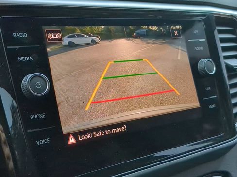 Used 2022 Volkswagen Atlas Cross Sport SE image 30