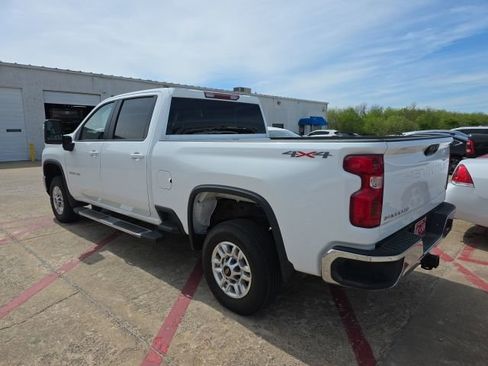 Used 2025 Chevrolet Silverado 2500 LT w/ Convenience Package image 3