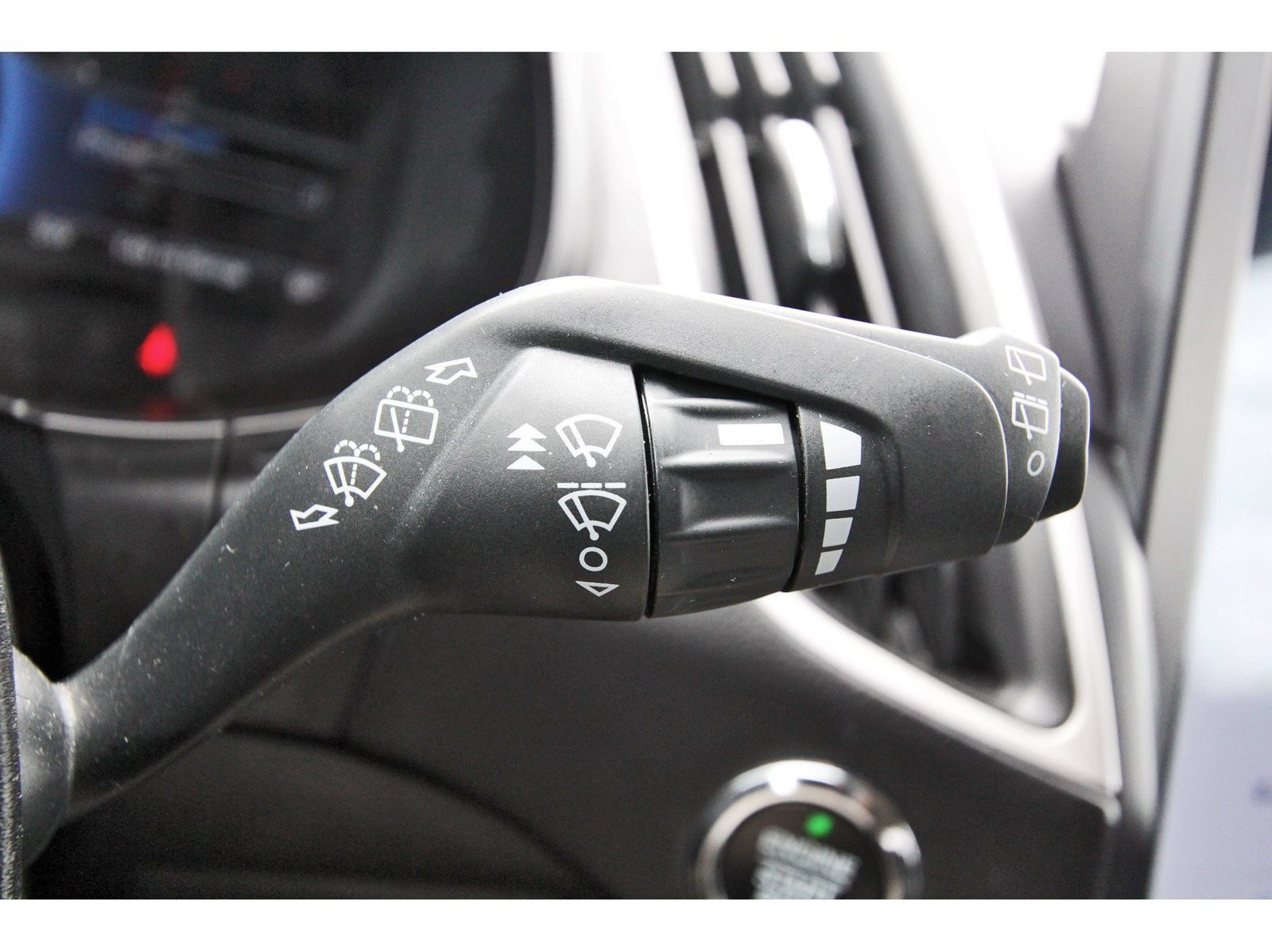 Used 2024 Ford Edge SEL AWD/4WD image 18