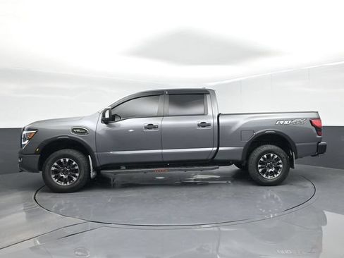 Used 2022 Nissan Titan PRO-4X w/ Pro-4x Convenience Package AWD/4WD image 5