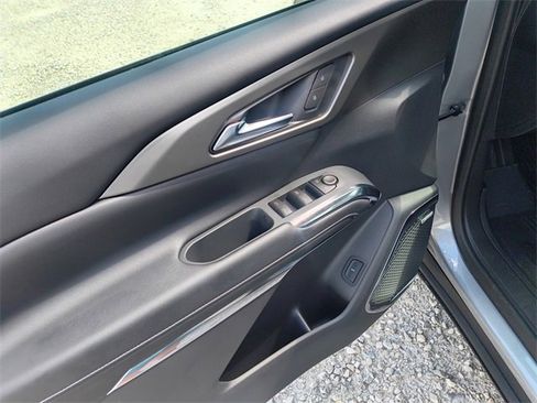 New 2025 Chevrolet Traverse LT w/ Enhanced Driving Package image 18