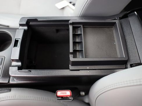 Used 2018 Subaru Legacy 2.5i Limited image 35