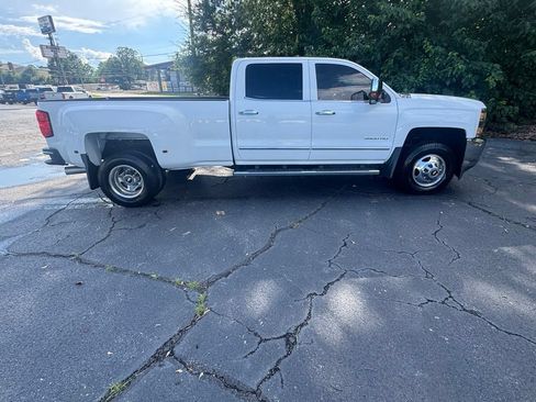 Used 2015 Chevrolet Silverado 3500 LTZ w/ Duramax Plus Package AWD/4WD image 8