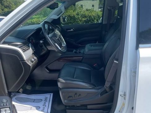 Used 2017 GMC Yukon SLT AWD/4WD image 5
