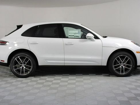 New 2026 Porsche Macan image 8