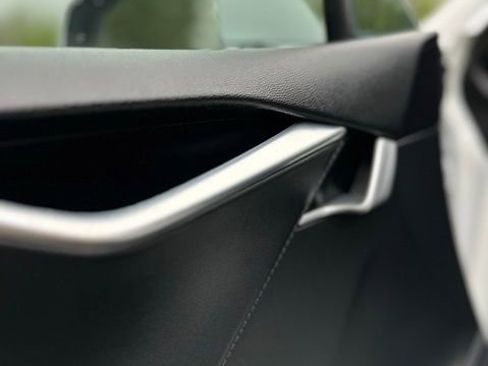 Used 2015 Tesla Model S 70D image 12