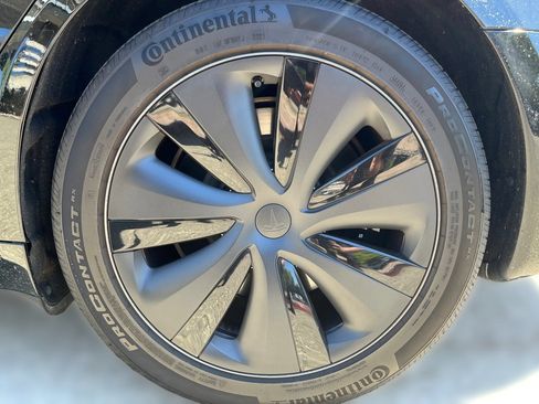 Used 2023 Tesla Model S Standard Range AWD/4WD image 5