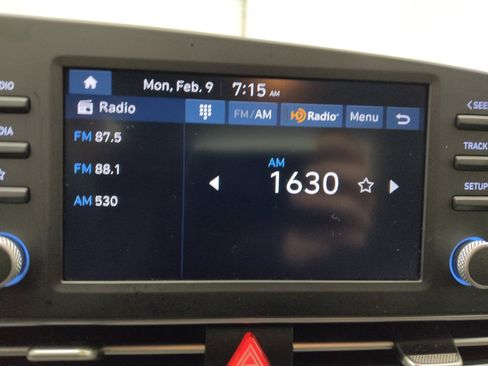 Used 2025 Hyundai Elantra Sport image 25