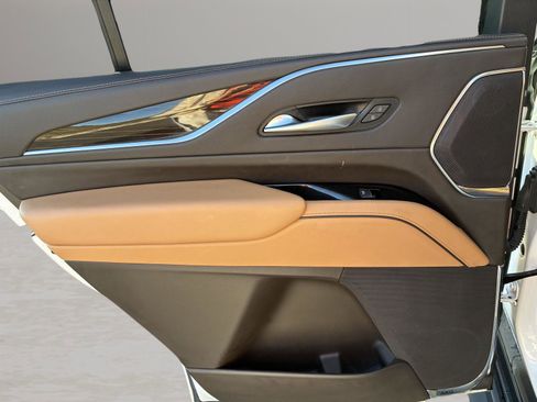 Used 2023 Cadillac Escalade Sport w/ LPO, ONYX Package image 35