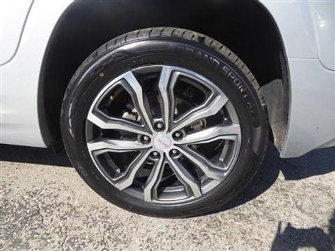 Used 2019 GMC Terrain Denali w/ Driver Alert Package II FWD image 10