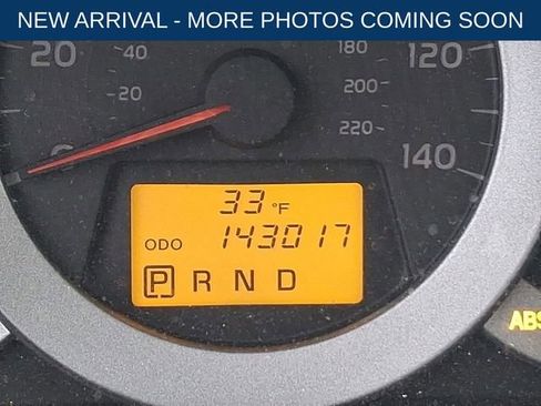 Used 2011 Toyota RAV4 4WD image 9