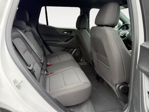 New 2026 Chevrolet Equinox LT w/ Safety and Technology Package FWD image 18