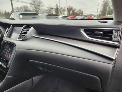 Used 2023 INFINITI QX50 Luxe image 17