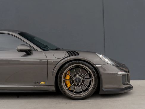 Used 2016 Porsche 911 GT3 RS RWD image 34